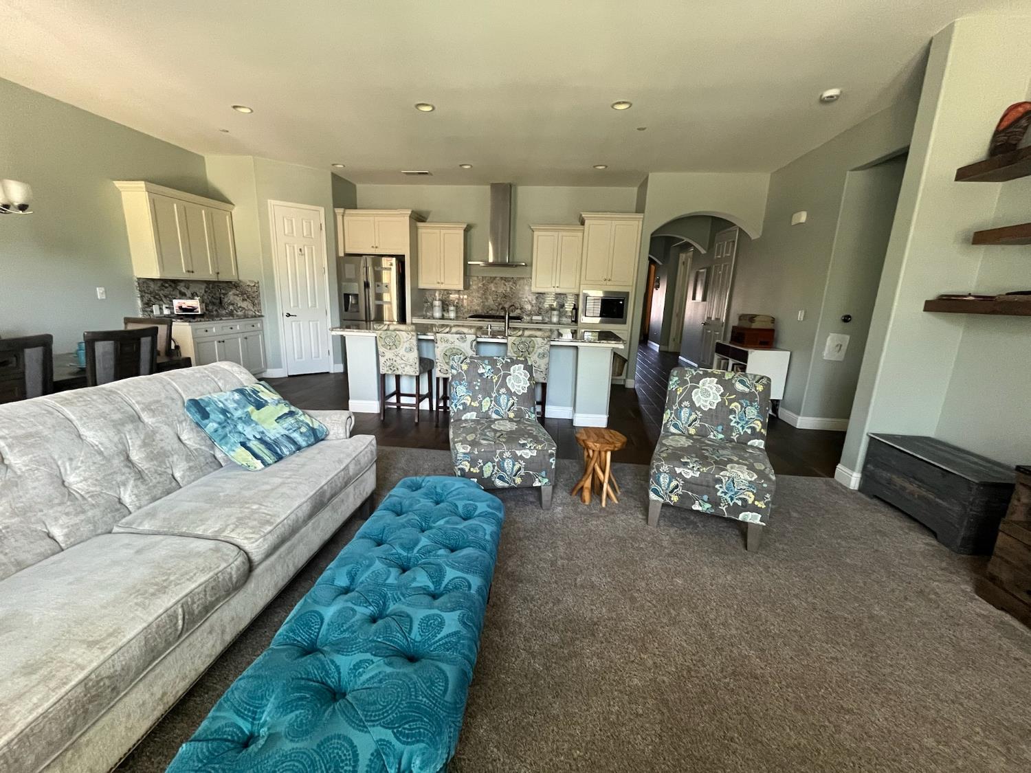 2434 S Claremont Ave, Fresno, CA 93727