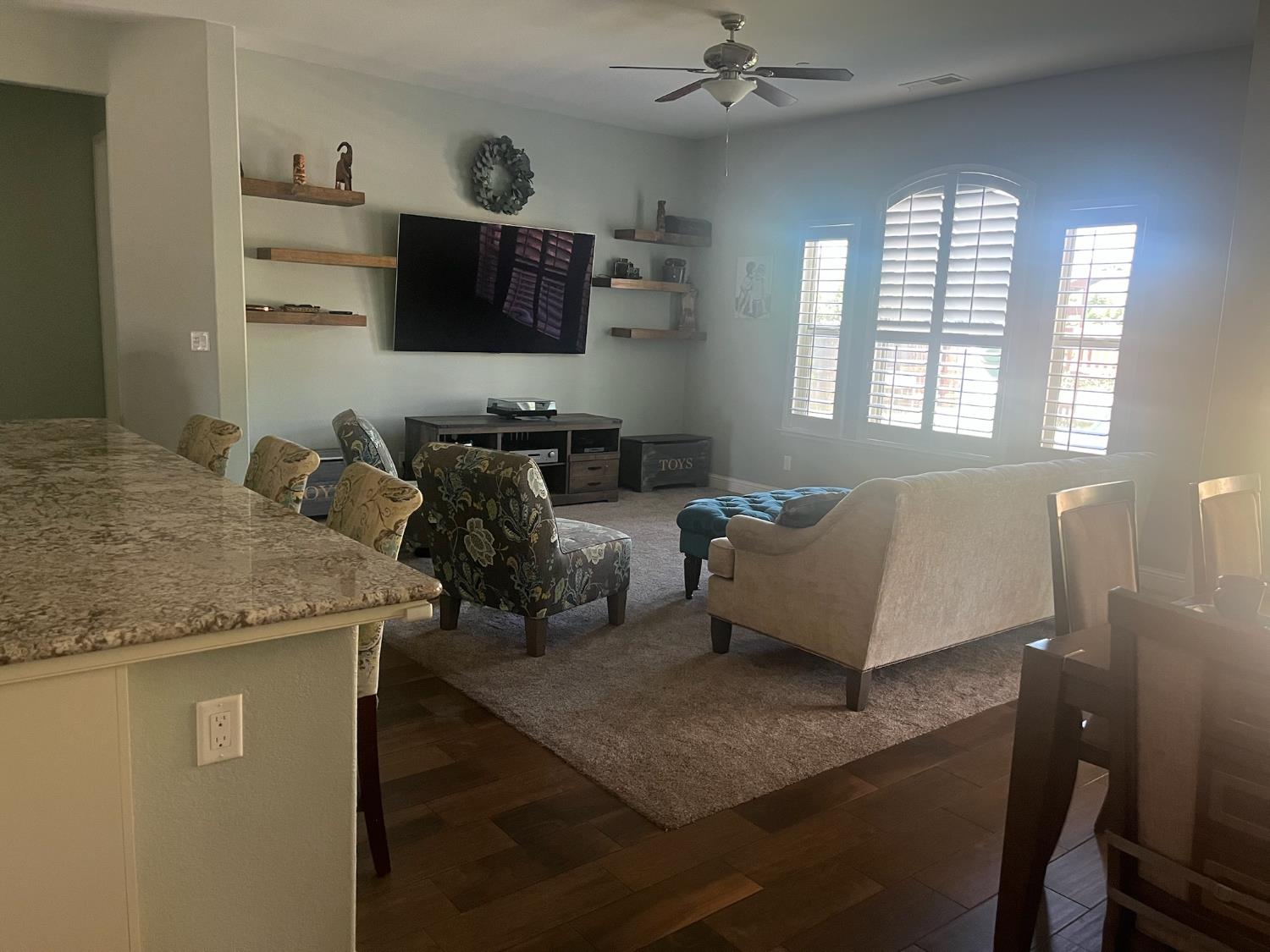 2434 S Claremont Ave, Fresno, CA 93727