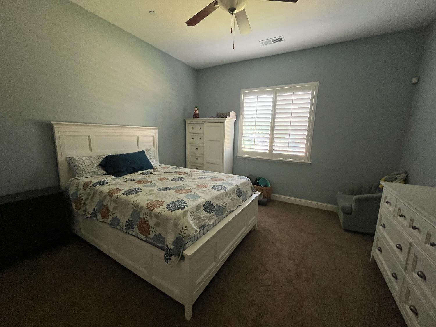 2434 S Claremont Ave, Fresno, CA 93727