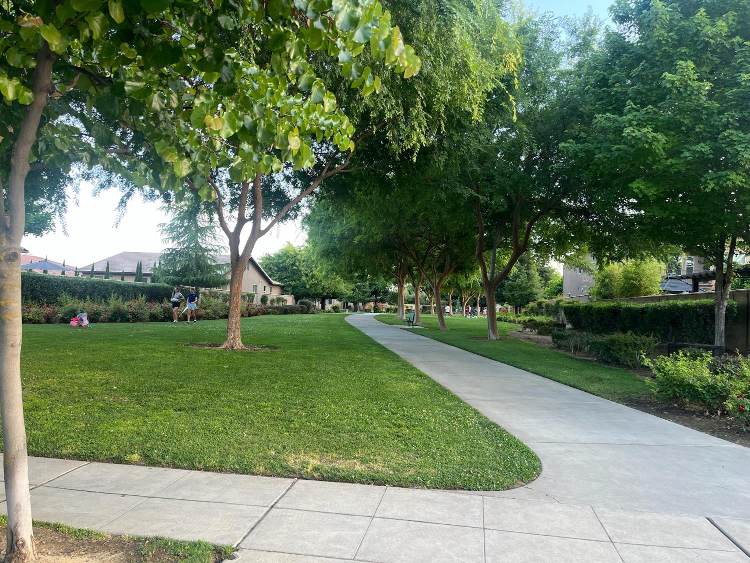 2434 S Claremont Ave, Fresno, CA 93727