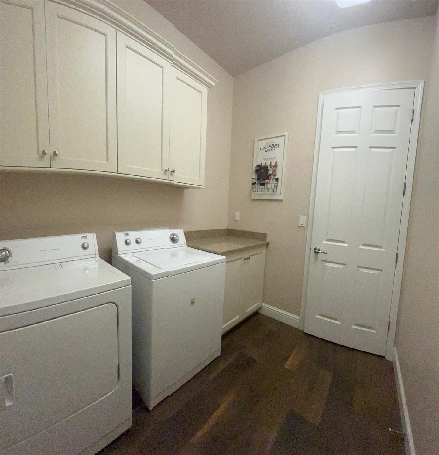 2434 S Claremont Ave, Fresno, CA 93727