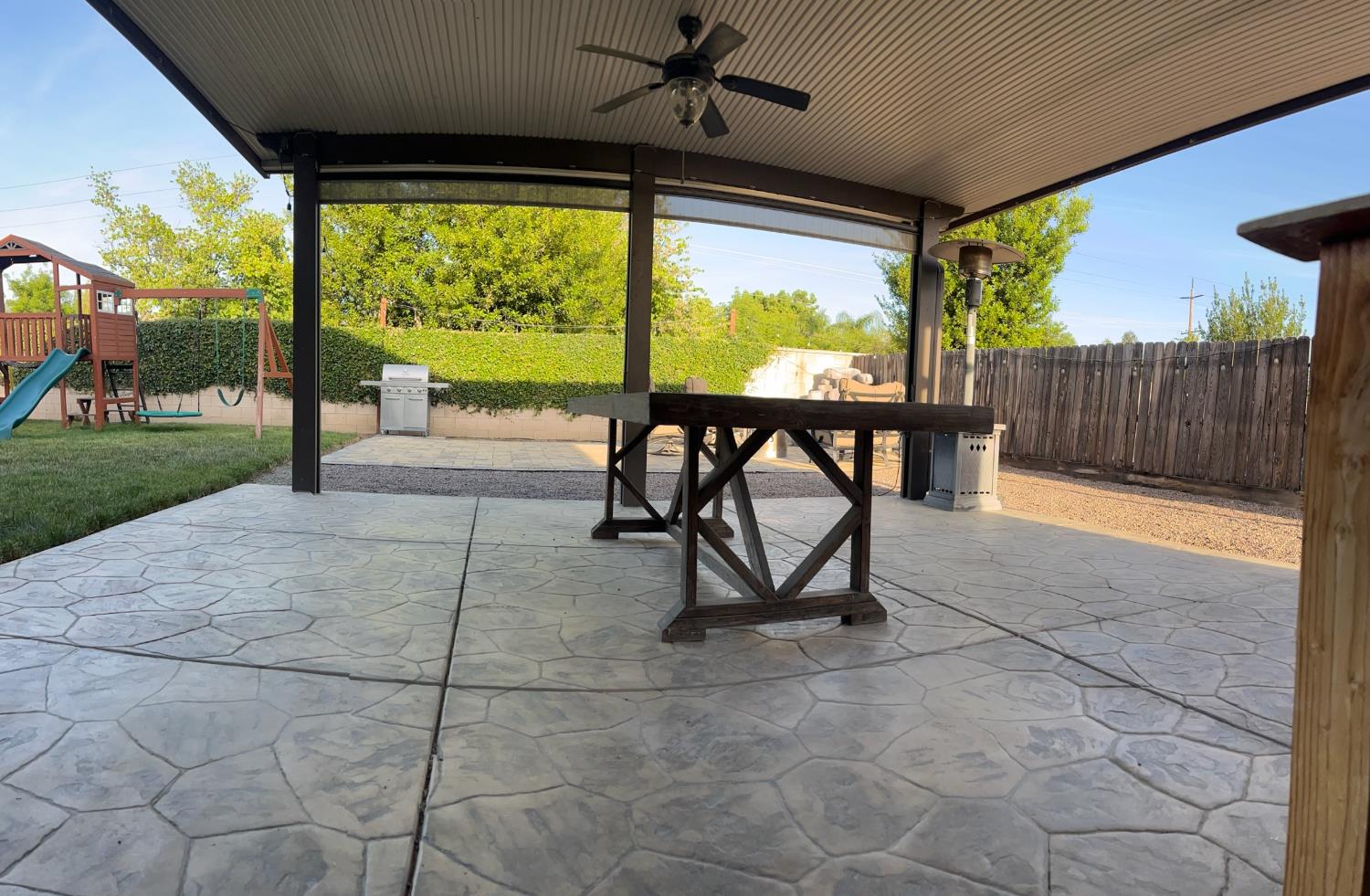 2434 S Claremont Ave, Fresno, CA 93727