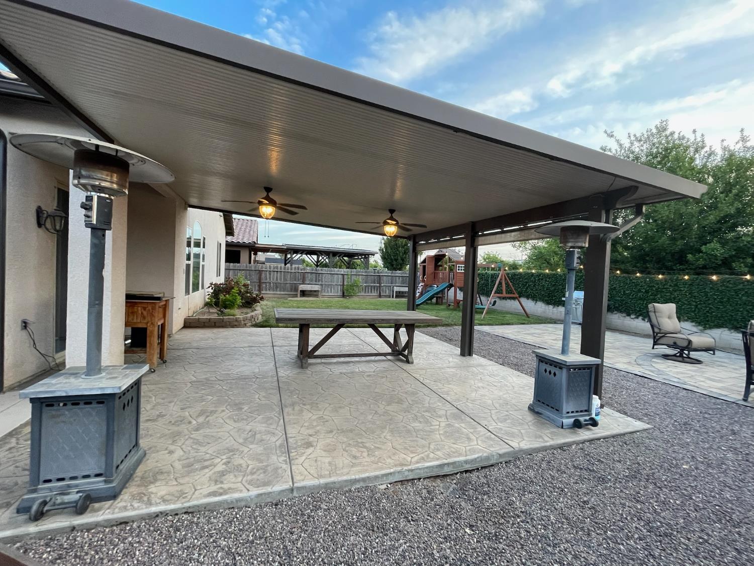 2434 S Claremont Ave, Fresno, CA 93727