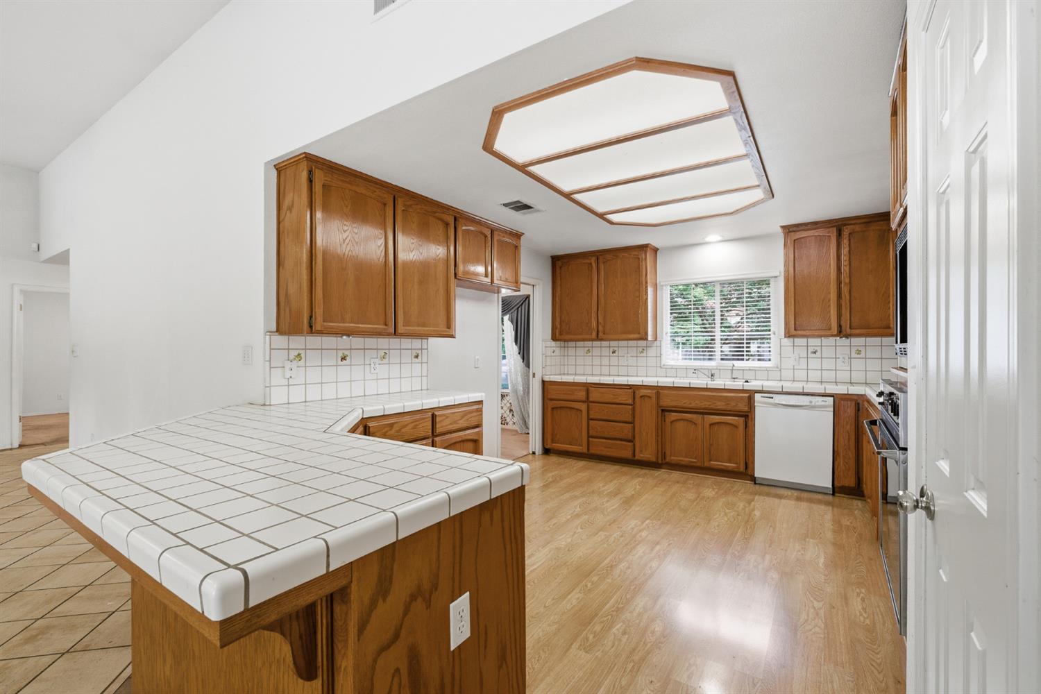 1710 S Homsy Ave, Fresno, CA 93727