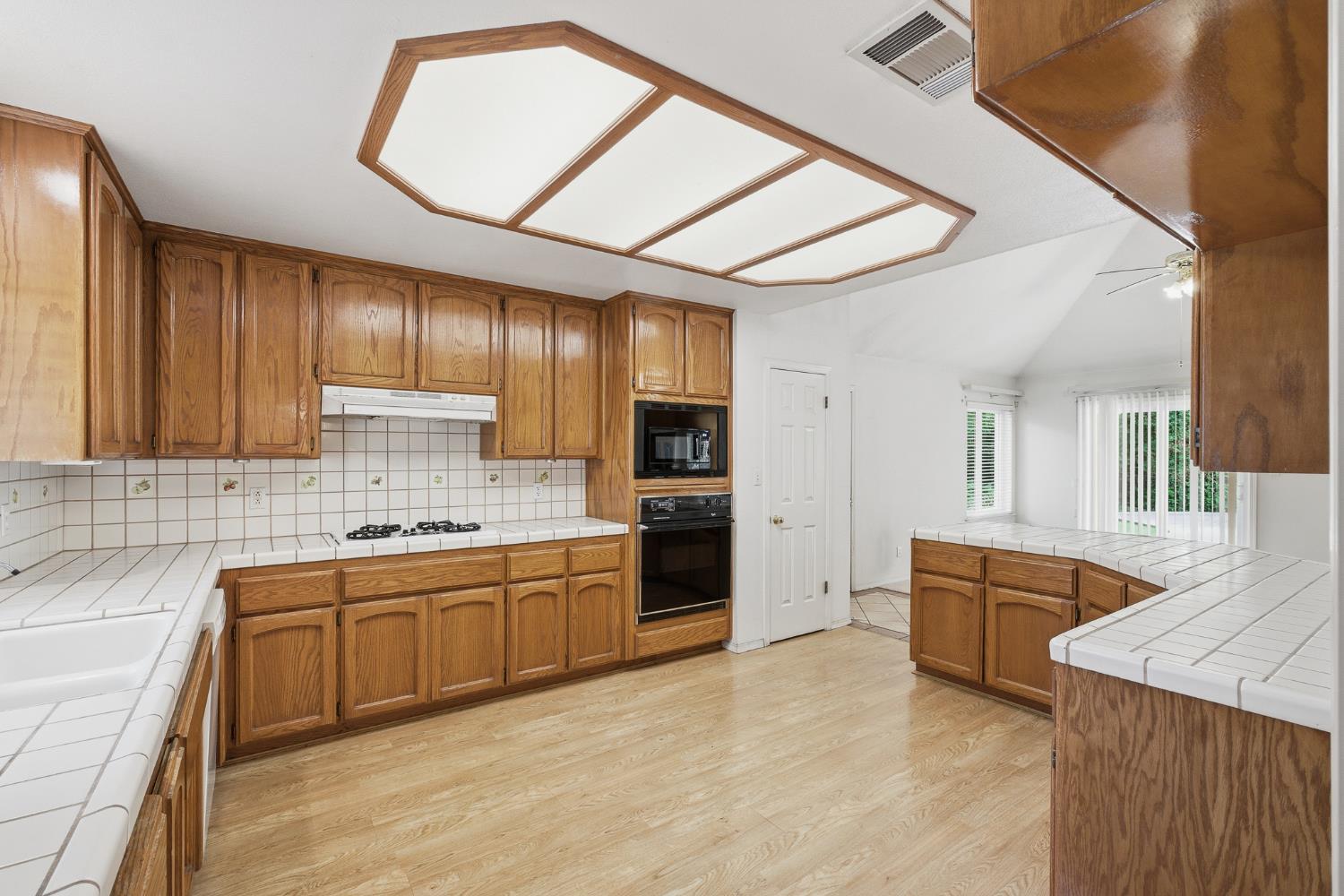 1710 S Homsy Ave, Fresno, CA 93727