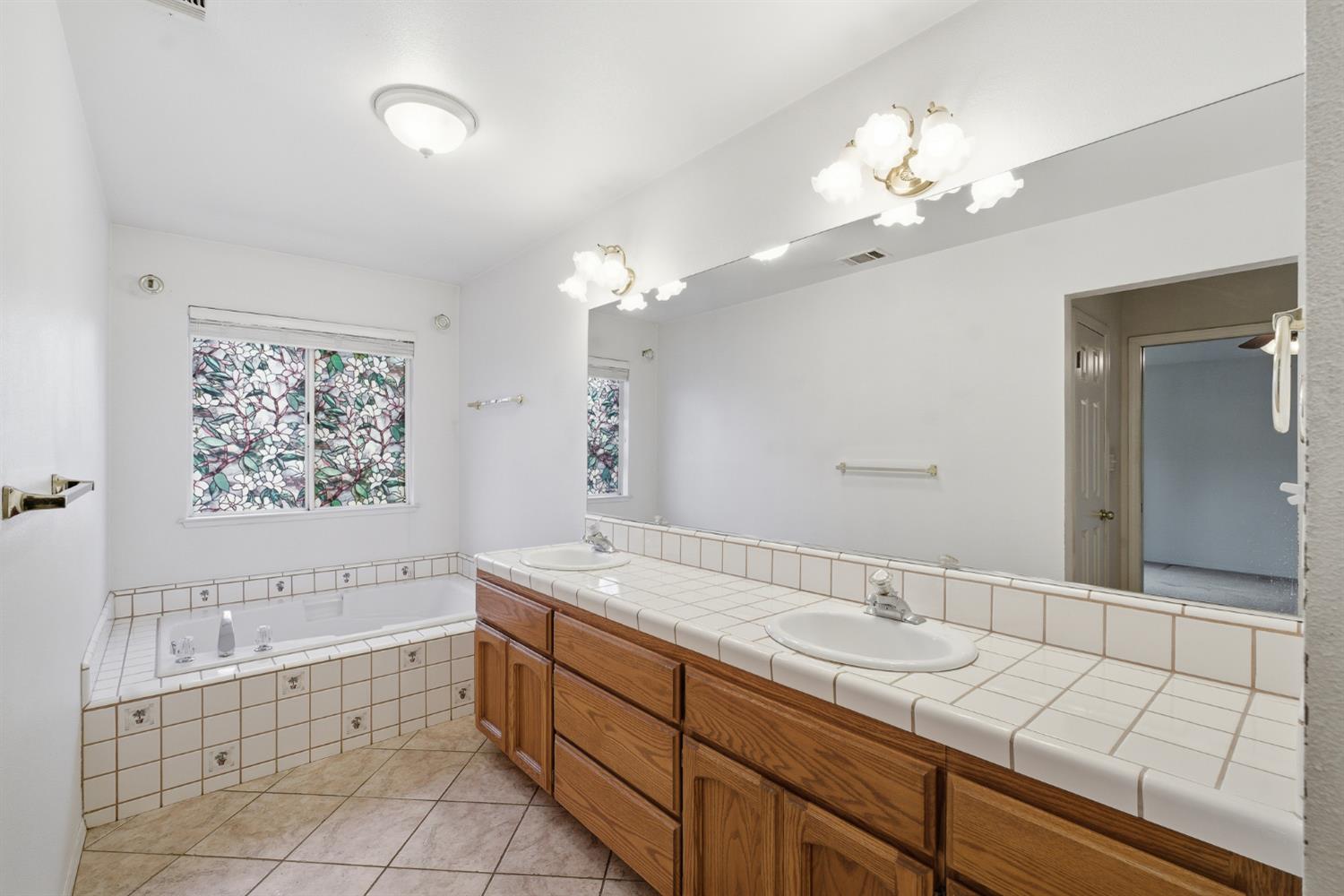 1710 S Homsy Ave, Fresno, CA 93727