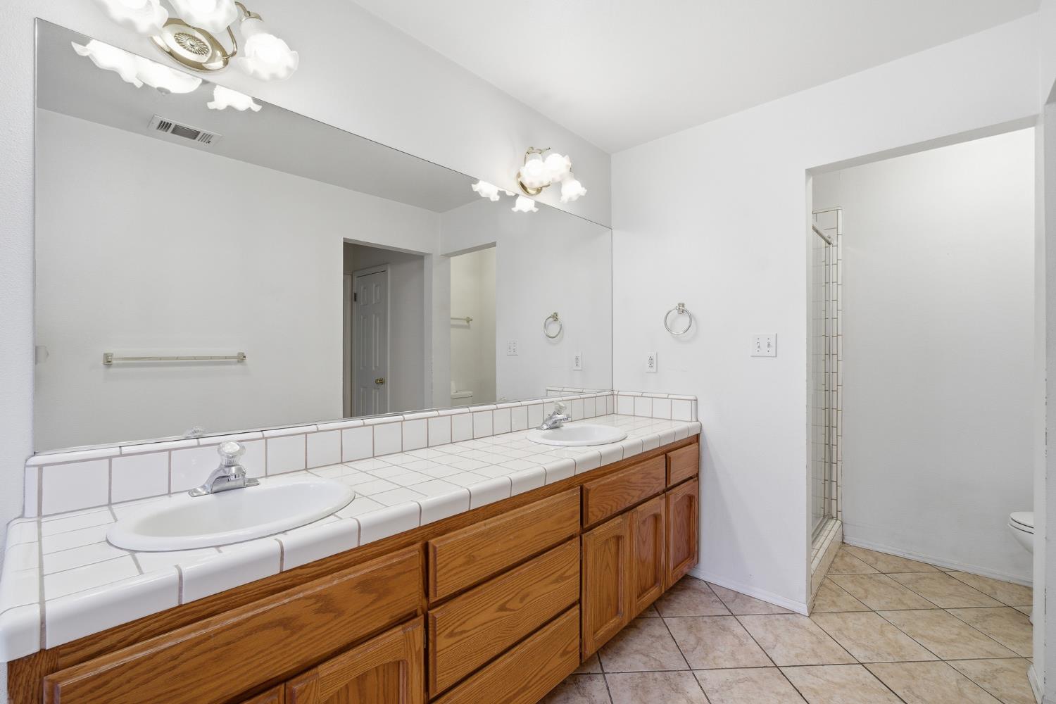 1710 S Homsy Ave, Fresno, CA 93727