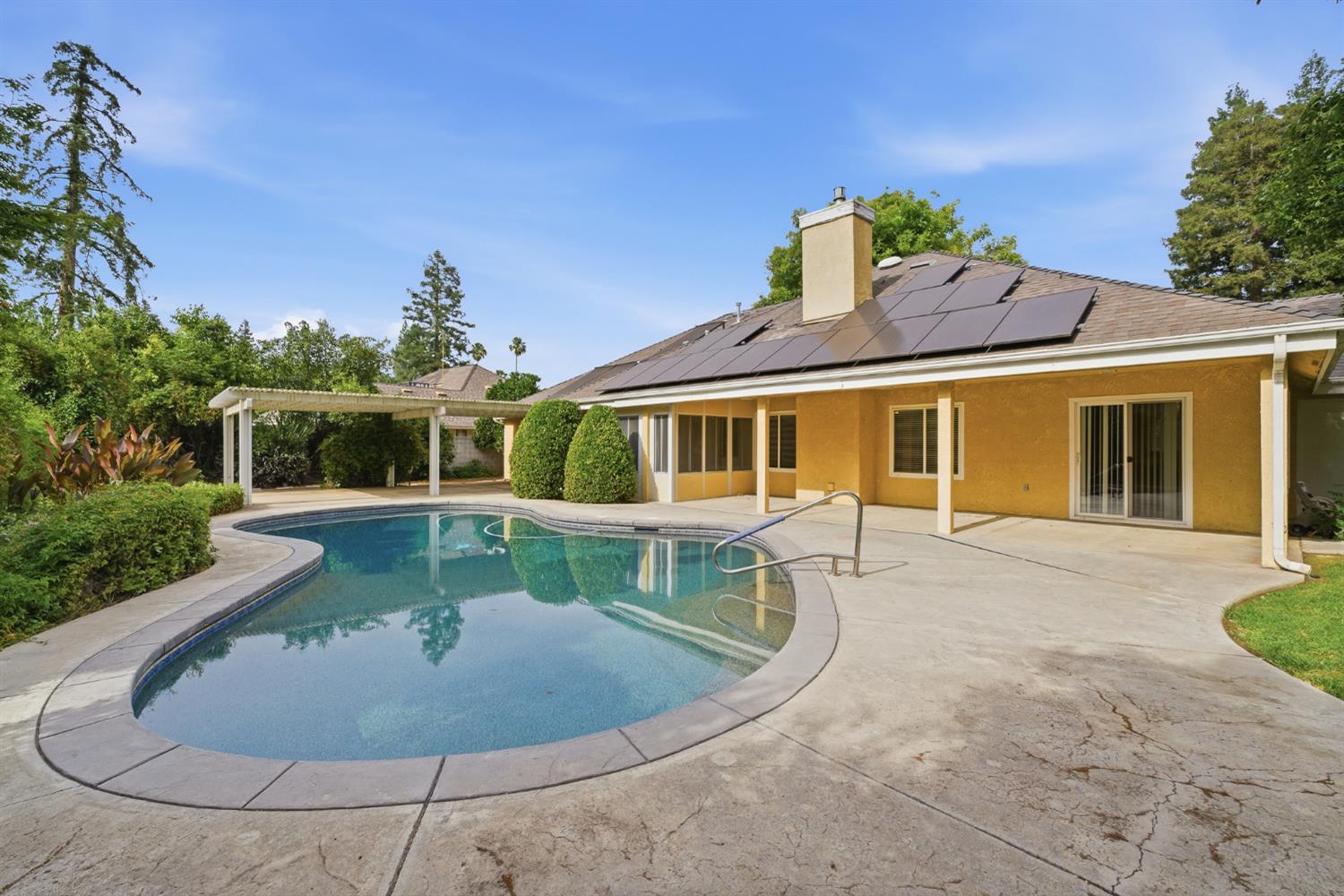 1710 S Homsy Ave, Fresno, CA 93727