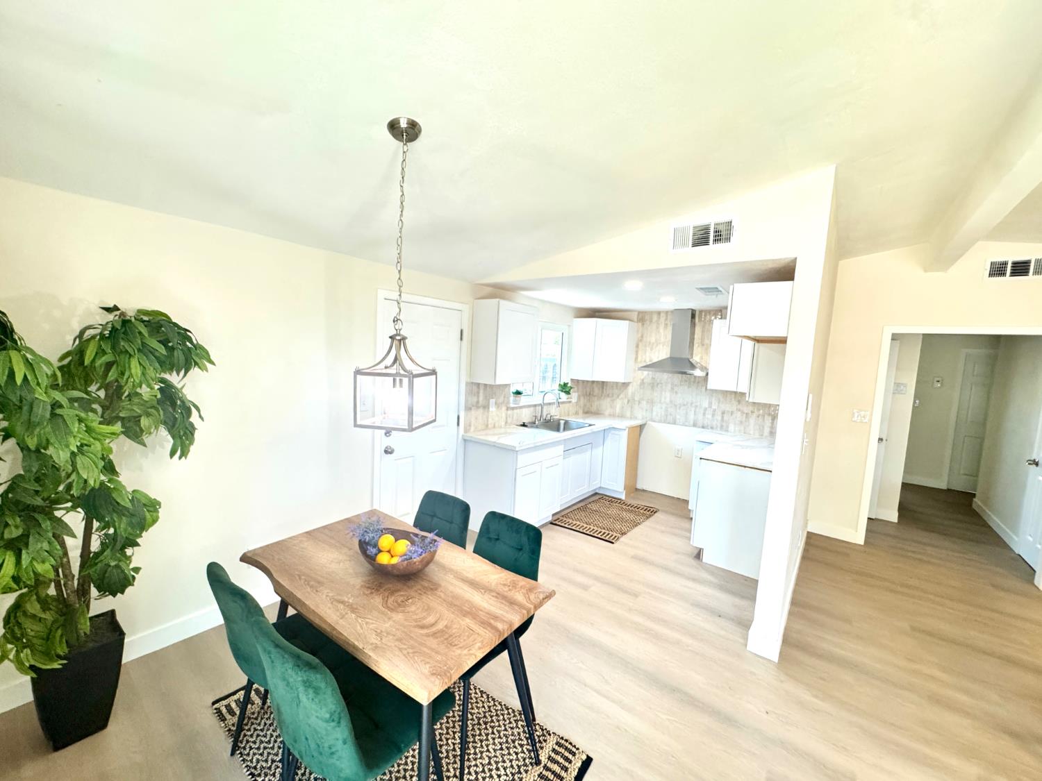 4777 E Butler Ave, Fresno, CA 93702