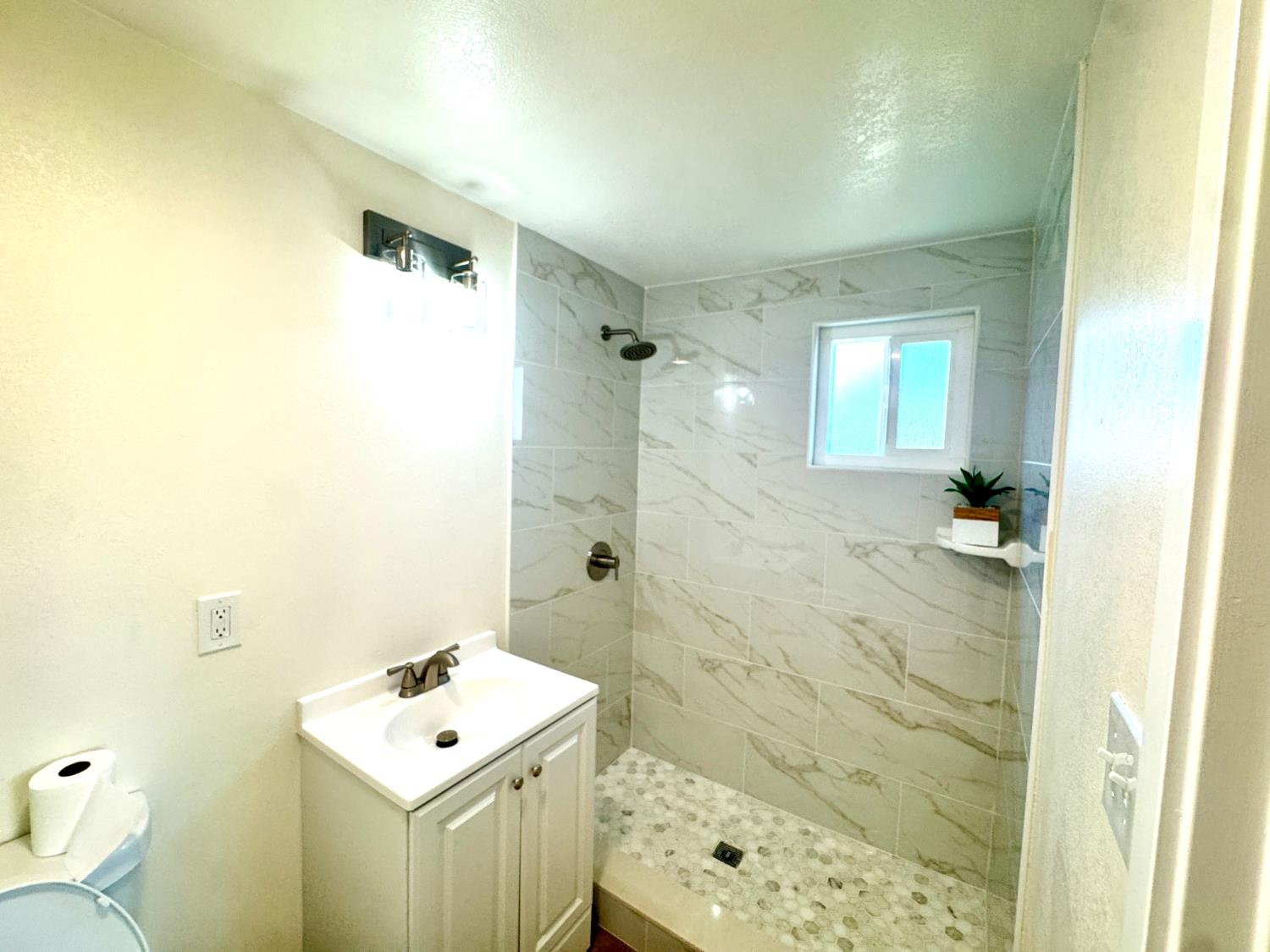 4777 E Butler Ave, Fresno, CA 93702