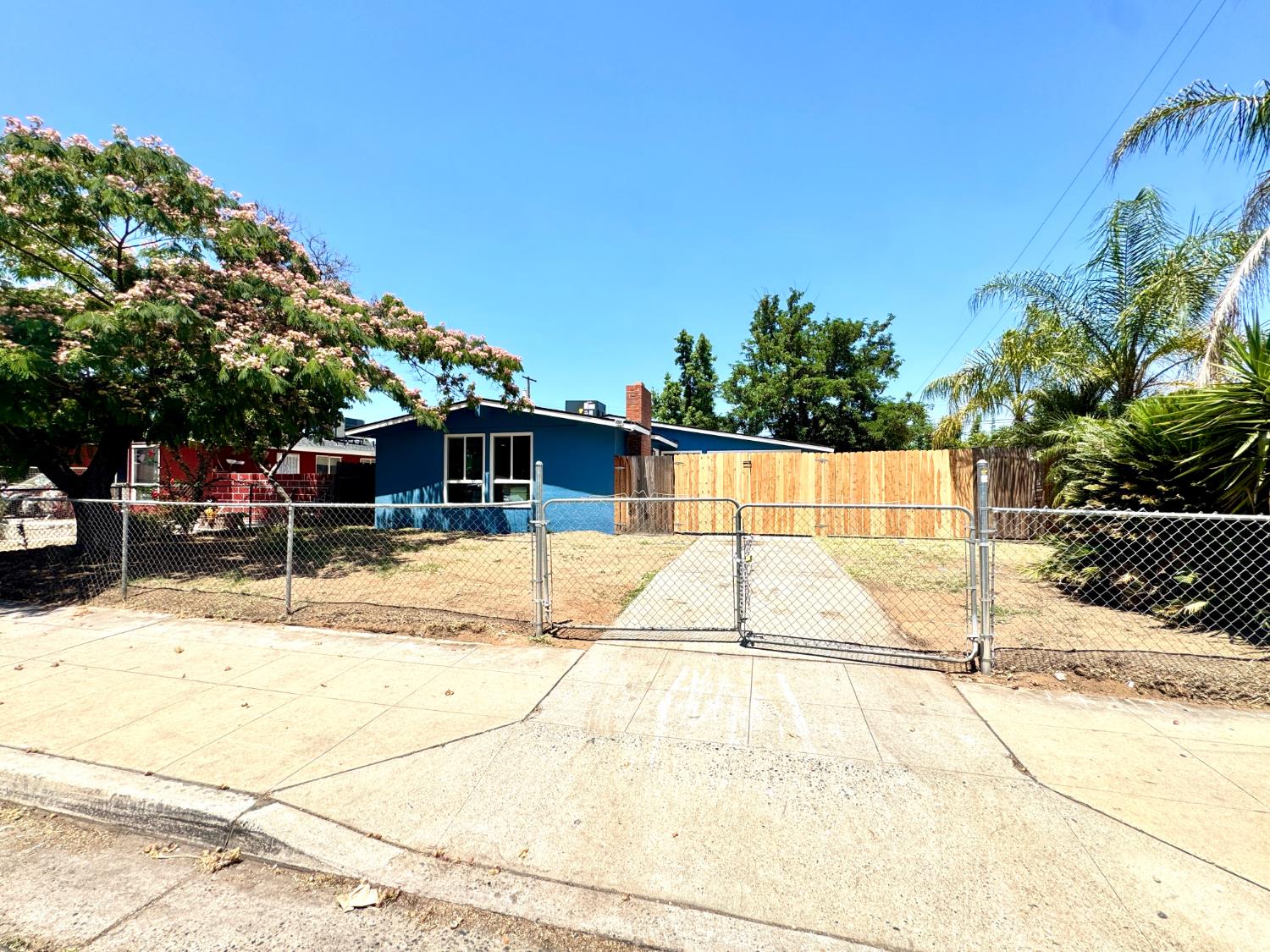 4777 E Butler Ave, Fresno, CA 93702