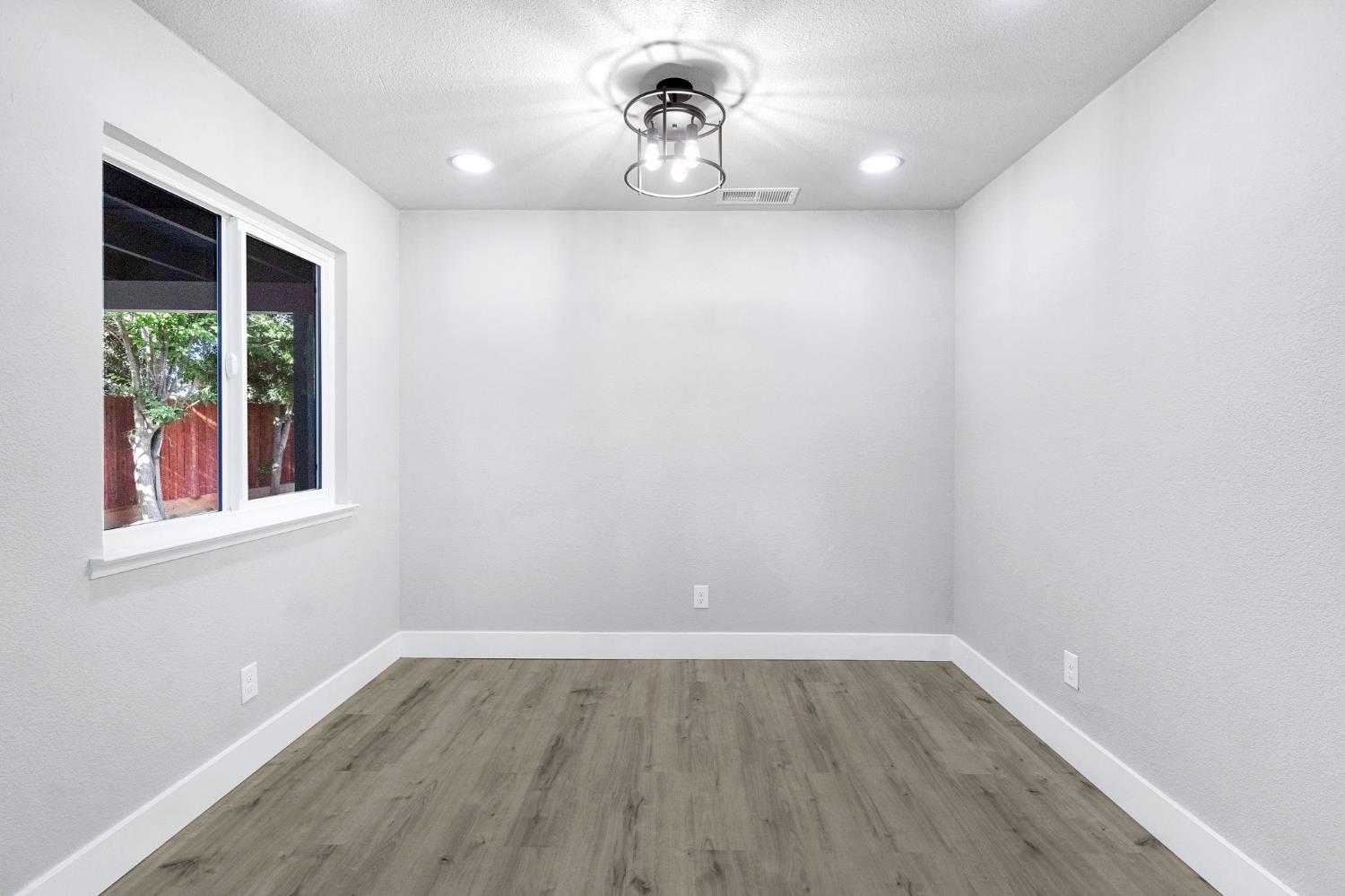 4847 N Delbert Ave, Fresno, CA 93722