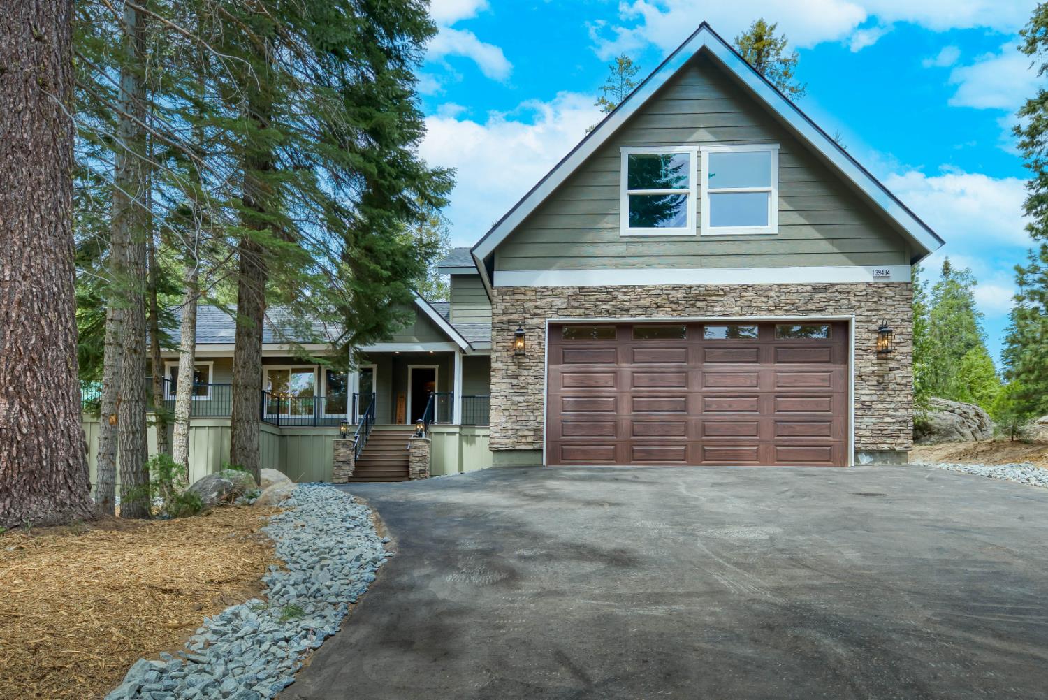 39484 Crest Point Ln, Shaver Lake, CA 93664
