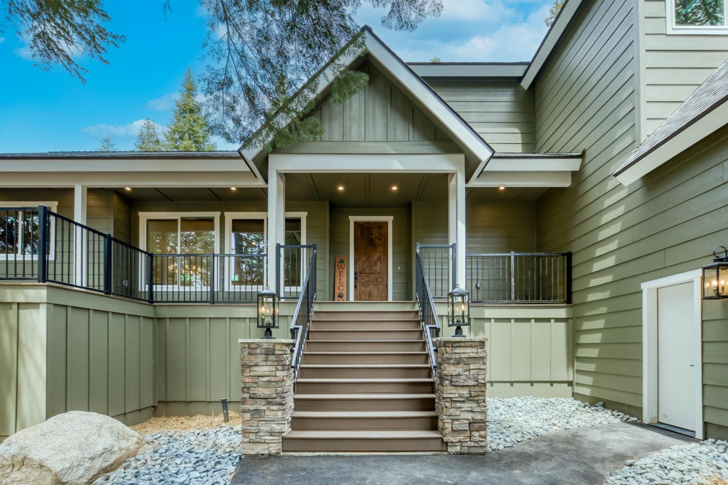 39484 Crest Point Ln, Shaver Lake, CA 93664