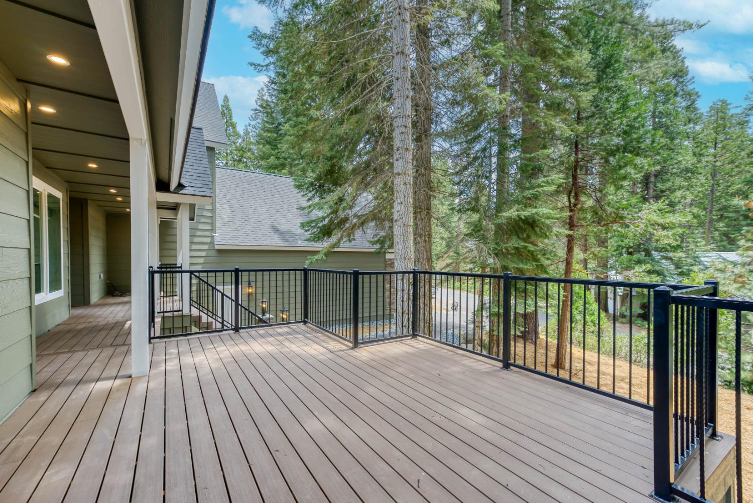 39484 Crest Point Ln, Shaver Lake, CA 93664
