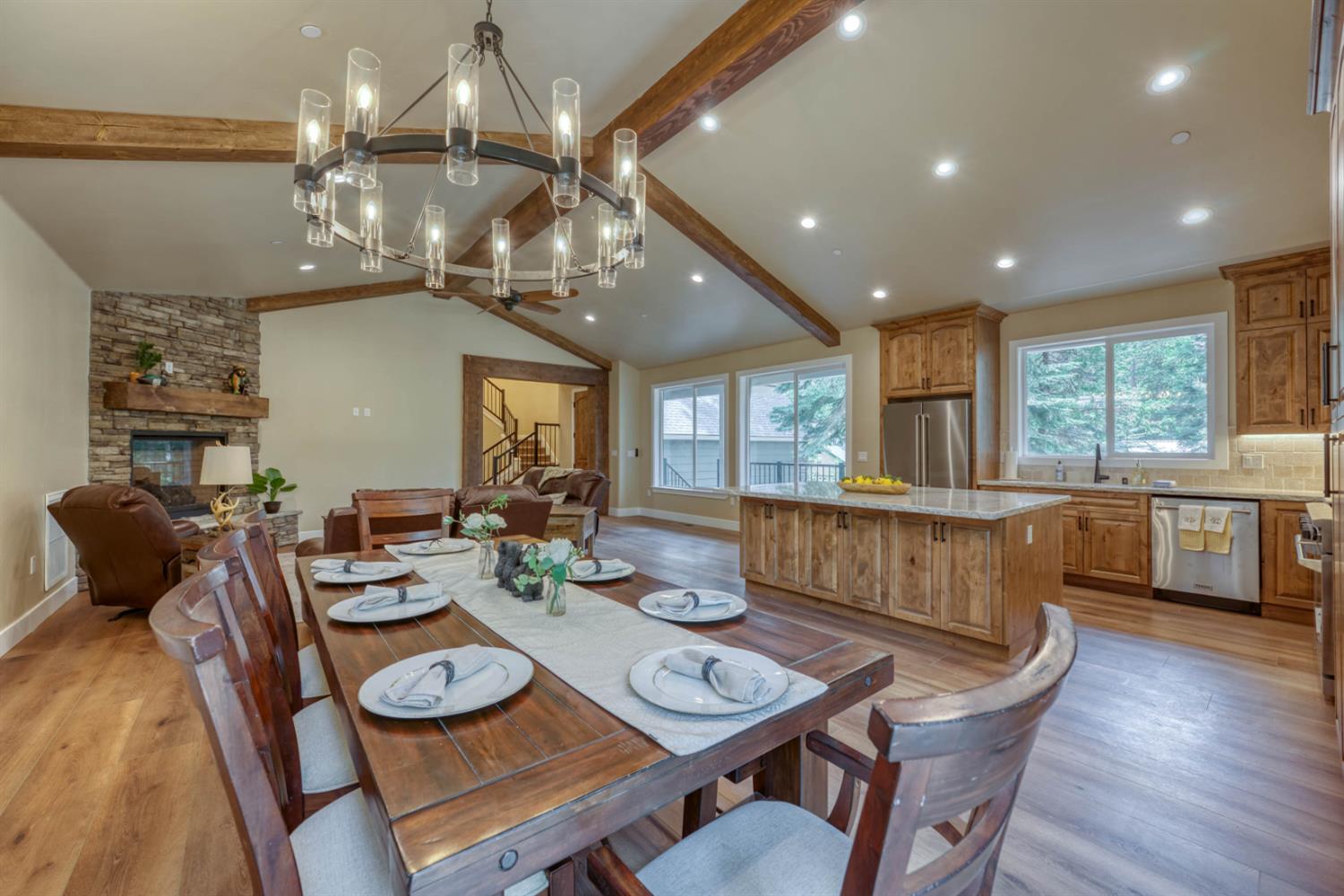39484 Crest Point Ln, Shaver Lake, CA 93664