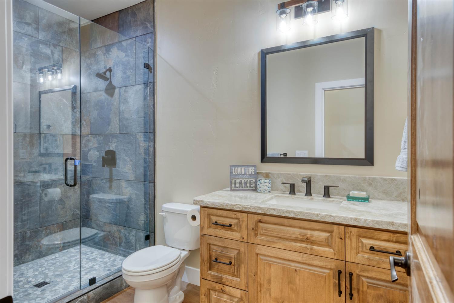 39484 Crest Point Ln, Shaver Lake, CA 93664