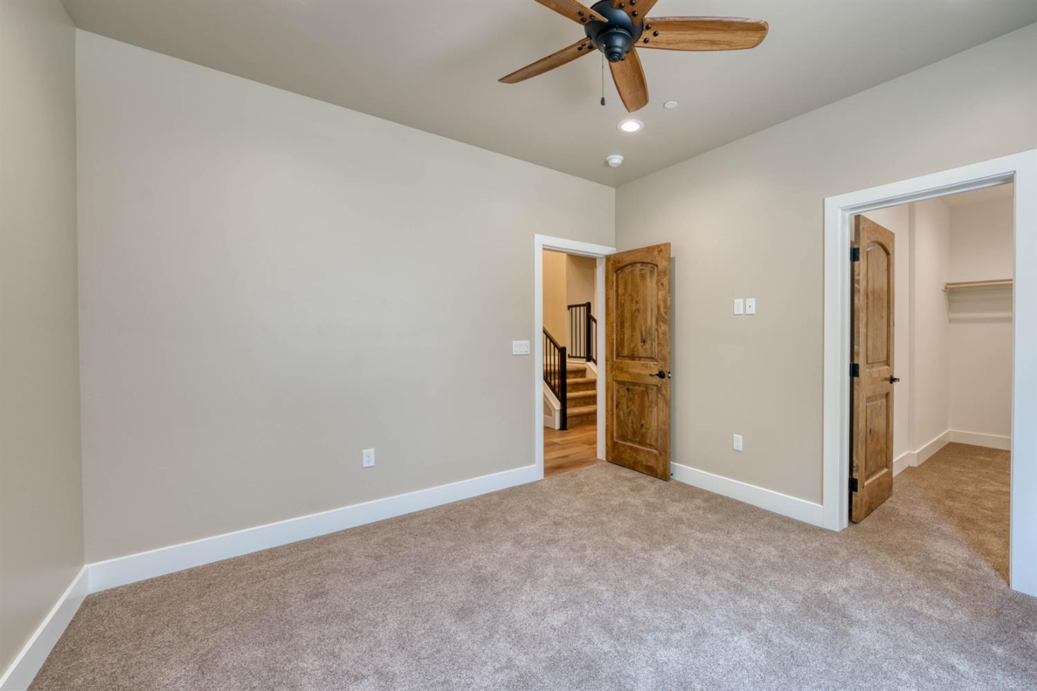39484 Crest Point Ln, Shaver Lake, CA 93664