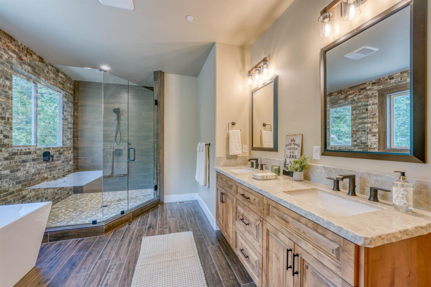 39484 Crest Point Ln, Shaver Lake, CA 93664