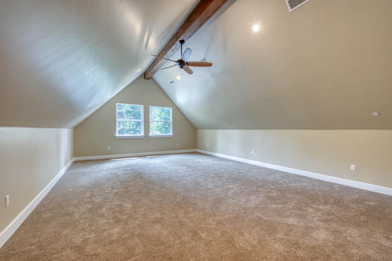 39484 Crest Point Ln, Shaver Lake, CA 93664