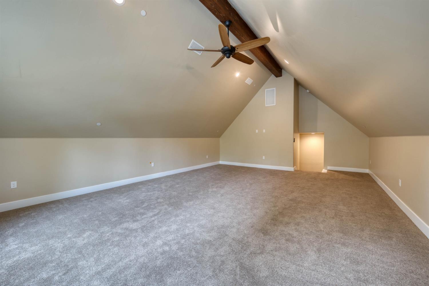 39484 Crest Point Ln, Shaver Lake, CA 93664