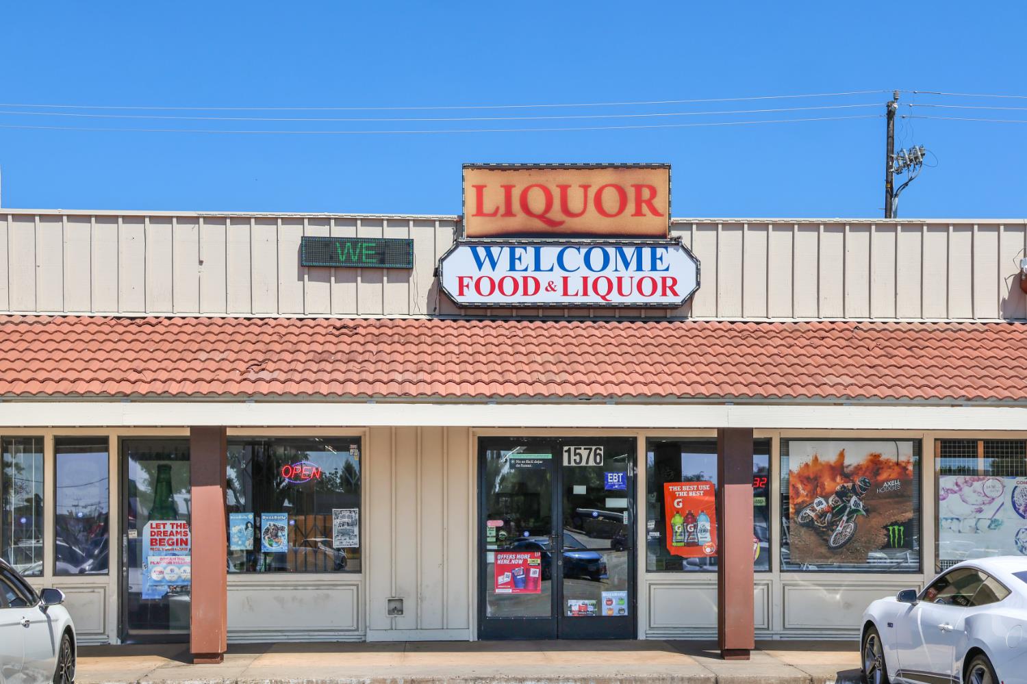 1576 N 1St St, Fresno, CA 93703