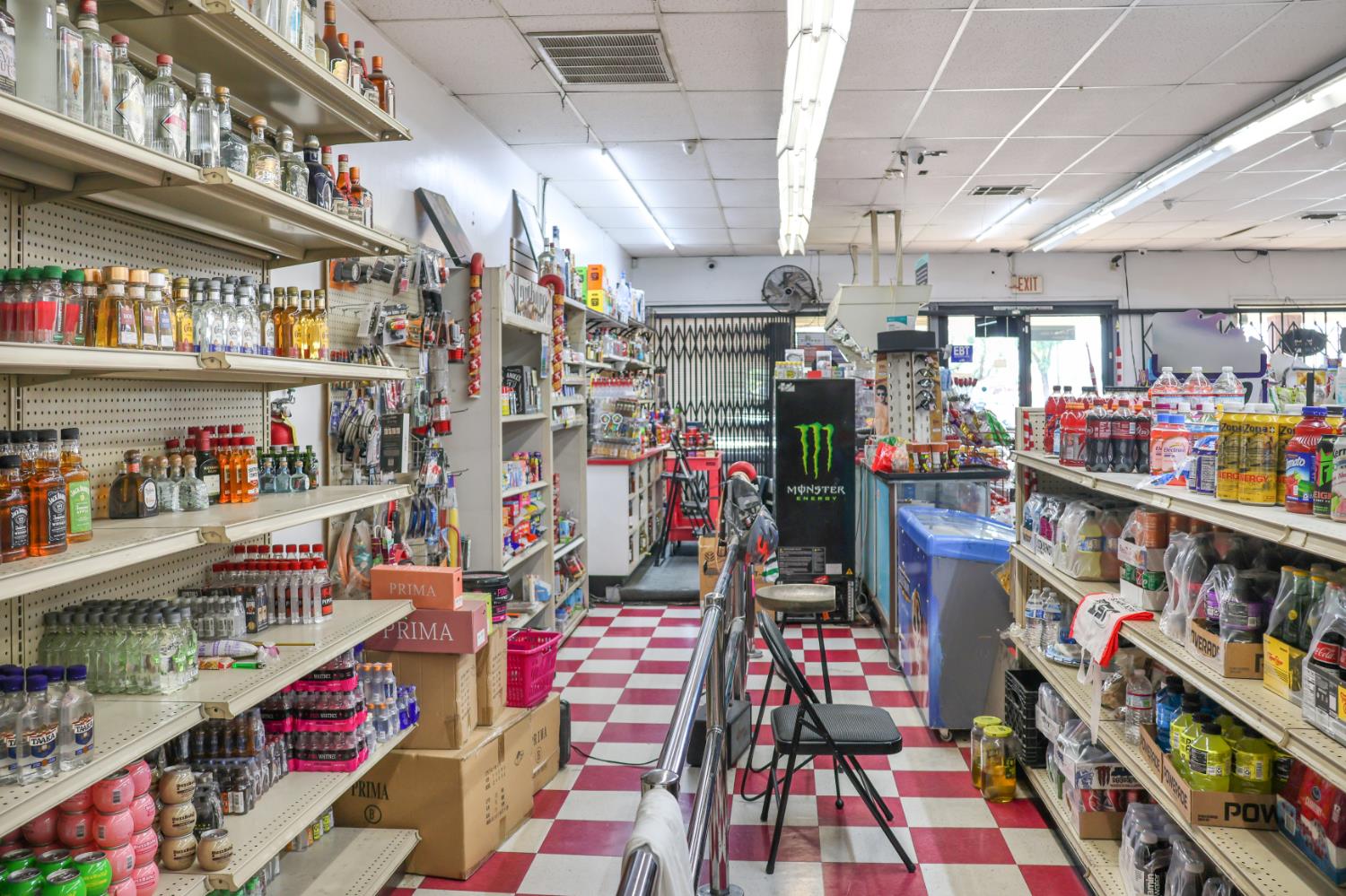 1576 N 1St St, Fresno, CA 93703