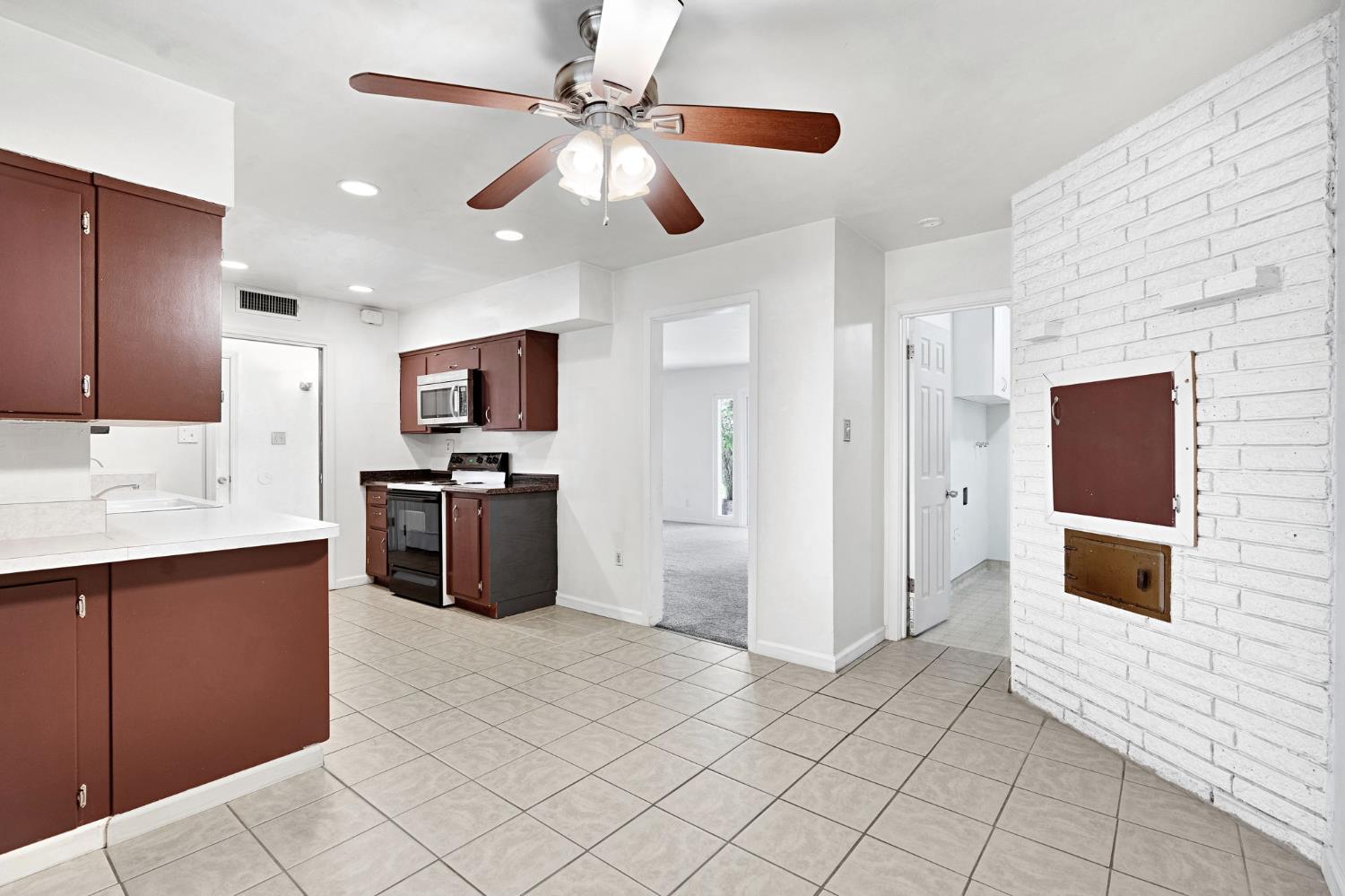 4656 N 5th St, Fresno, CA 93726