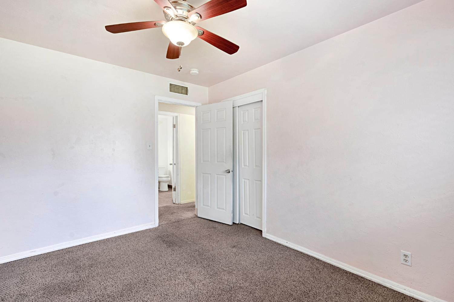 4656 N 5th St, Fresno, CA 93726
