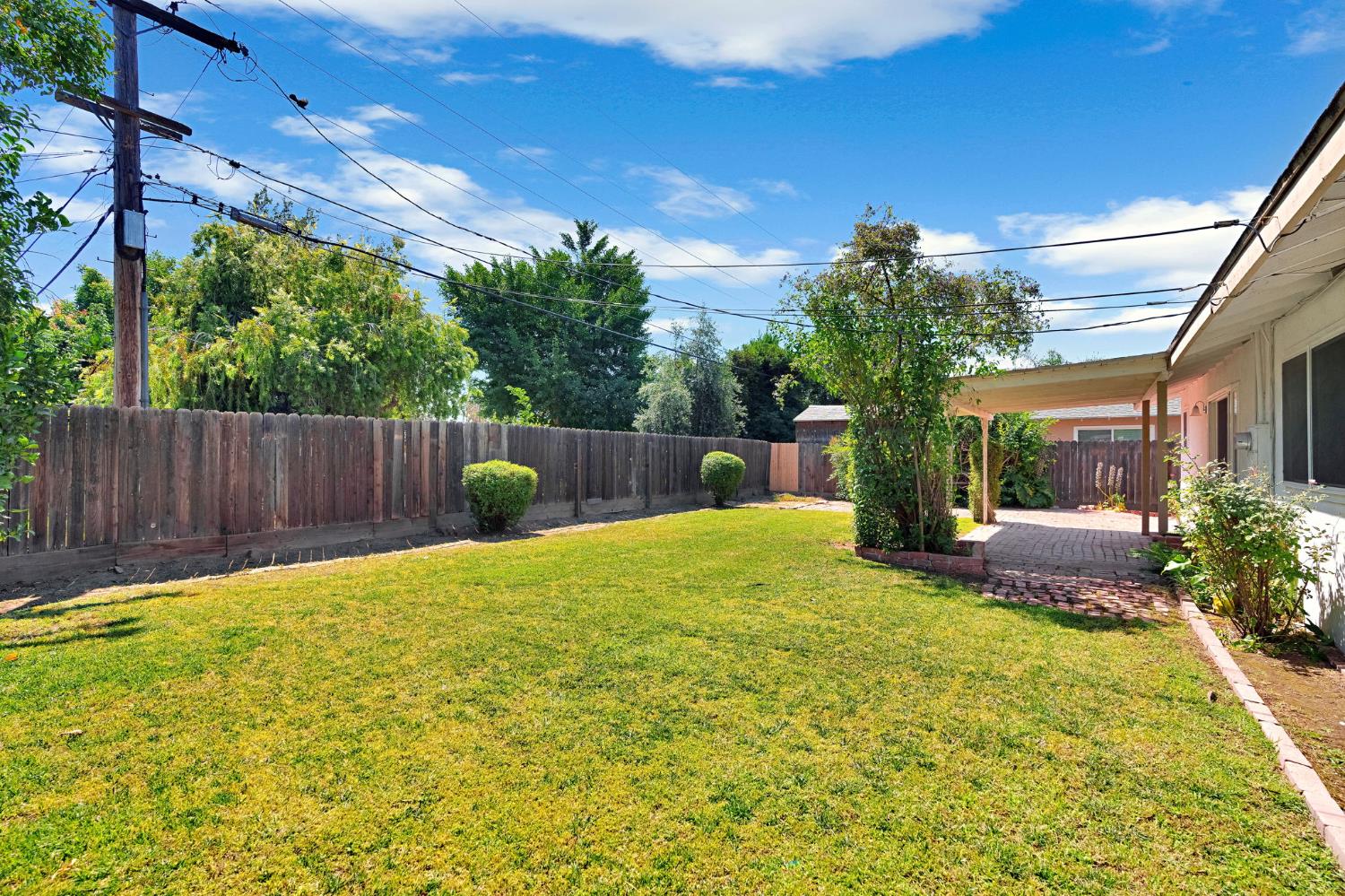 4656 N 5th St, Fresno, CA 93726