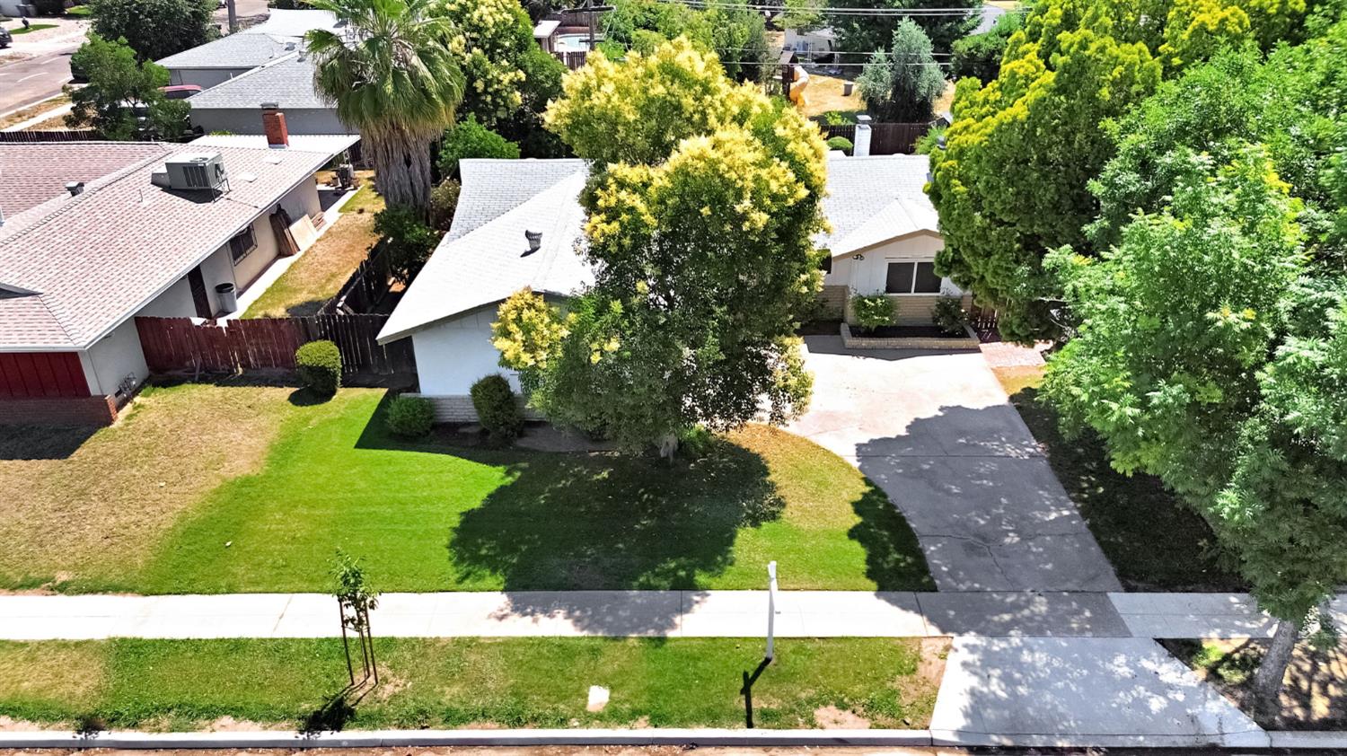 4656 N 5th St, Fresno, CA 93726
