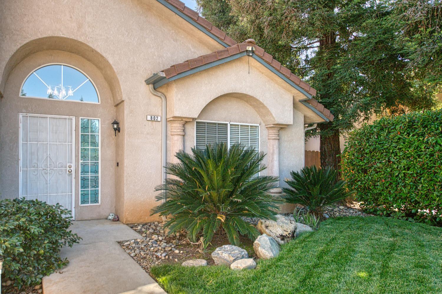 802 N Stanford Ave, Clovis, CA 93611