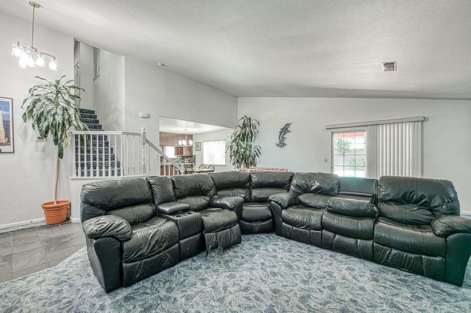 802 N Stanford Ave, Clovis, CA 93611