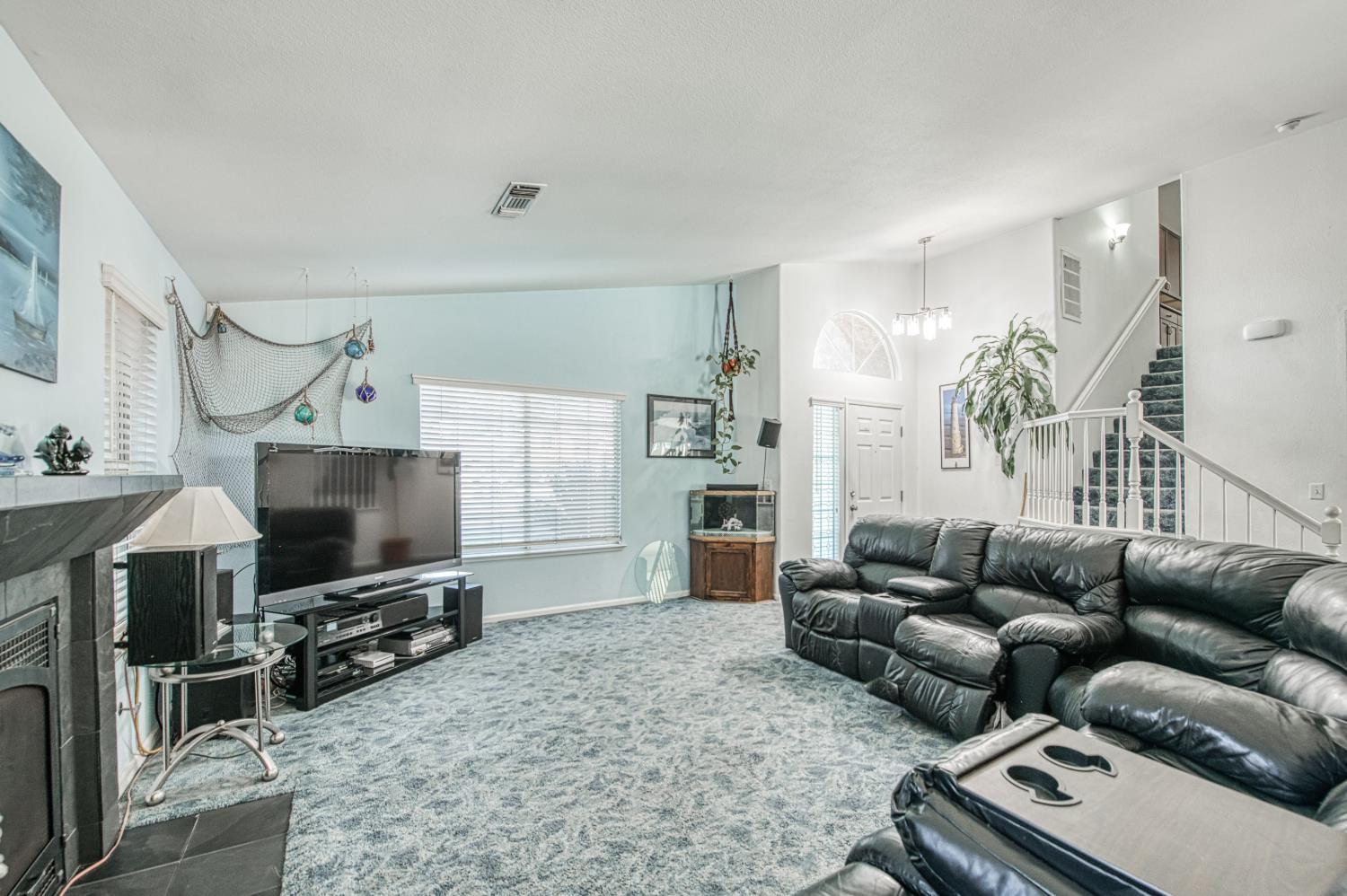802 N Stanford Ave, Clovis, CA 93611