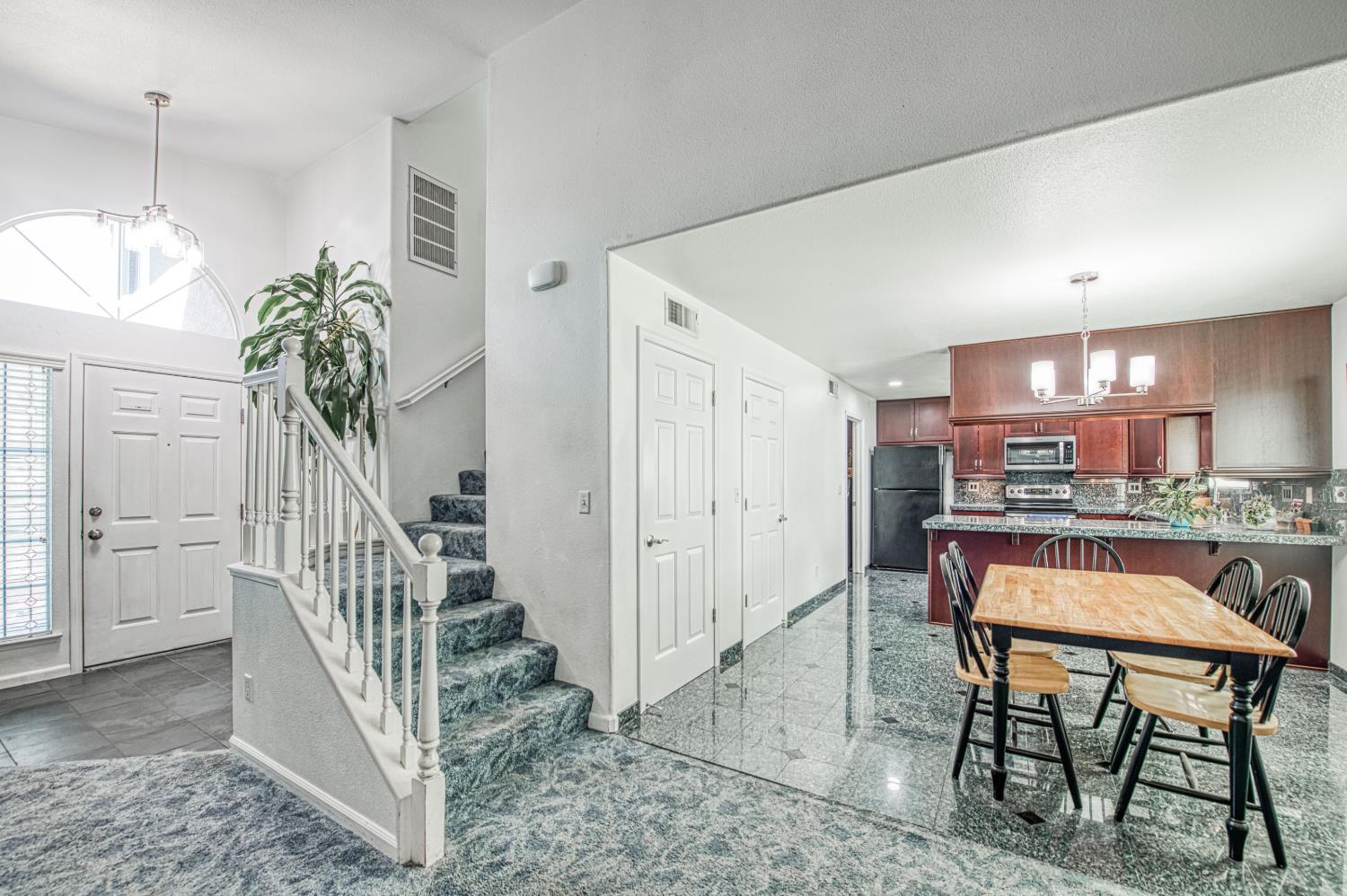 802 N Stanford Ave, Clovis, CA 93611