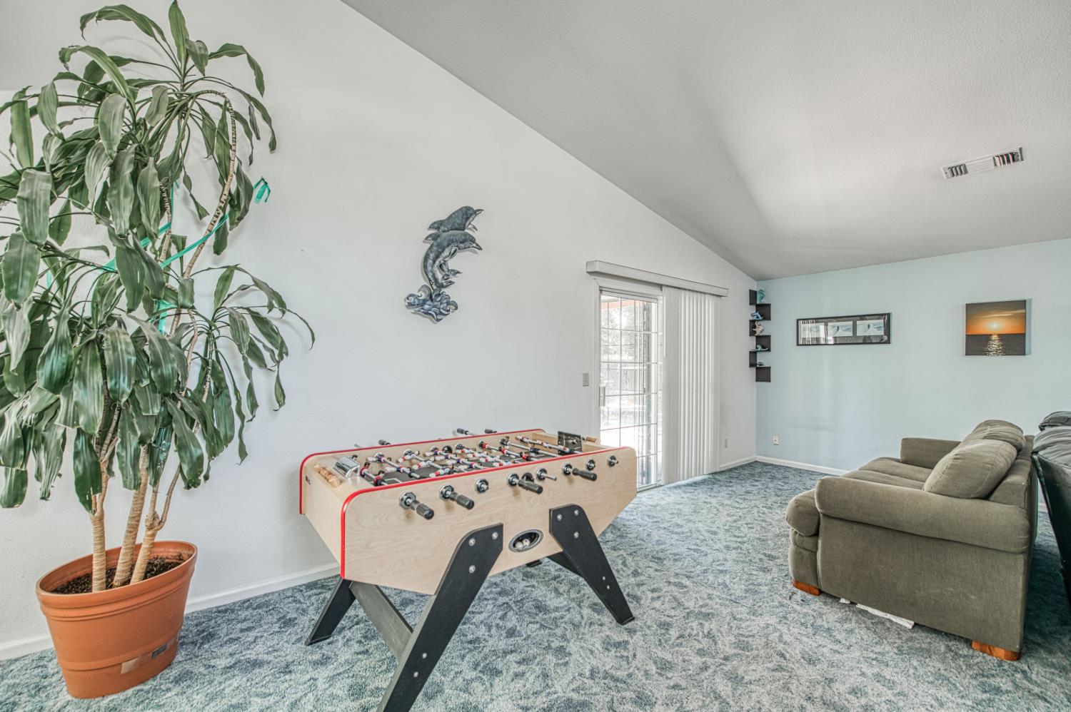 802 N Stanford Ave, Clovis, CA 93611