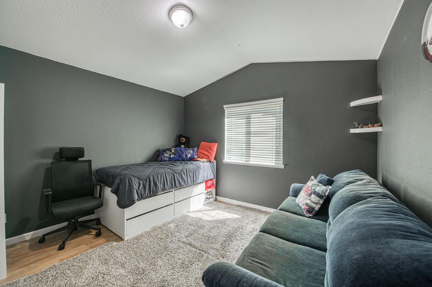 802 N Stanford Ave, Clovis, CA 93611