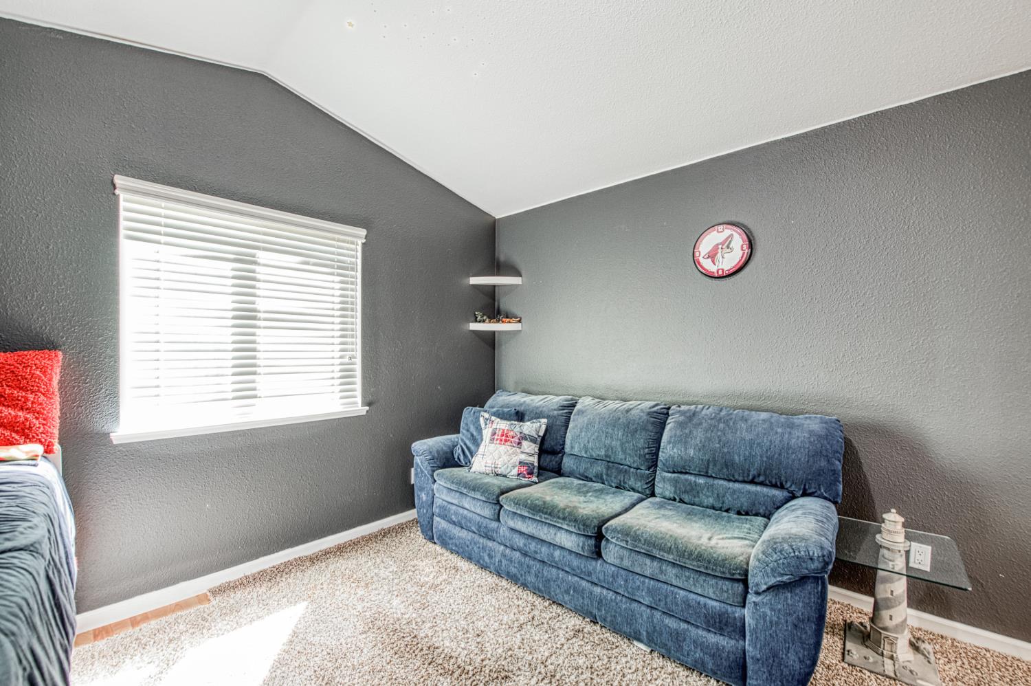 802 N Stanford Ave, Clovis, CA 93611