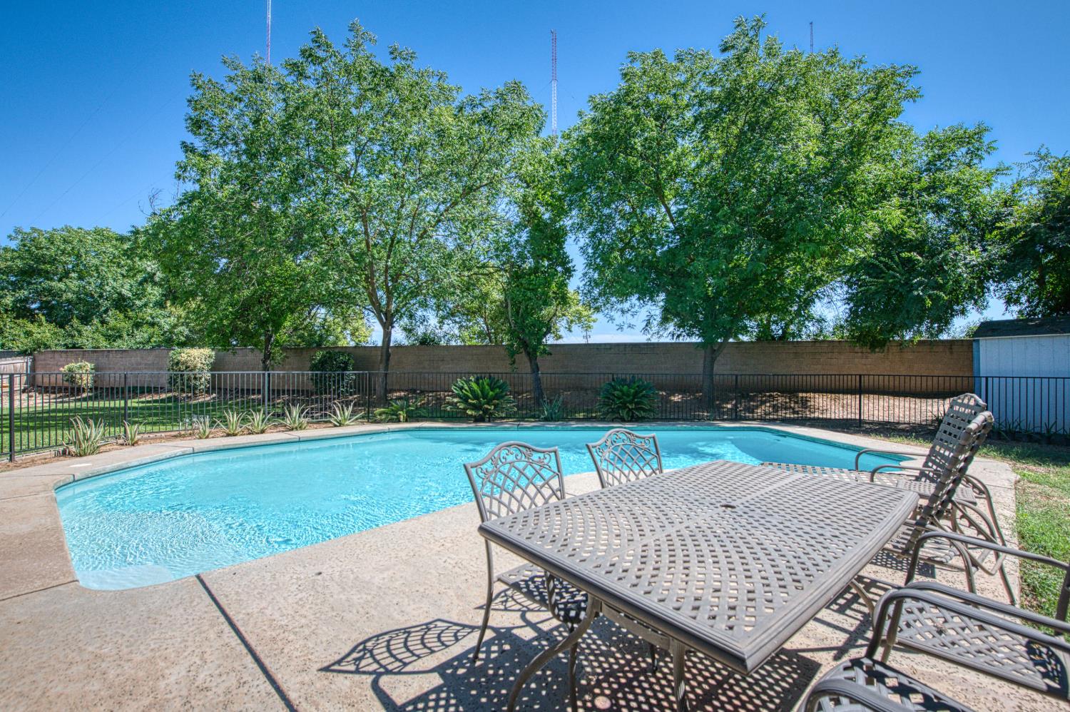 802 N Stanford Ave, Clovis, CA 93611