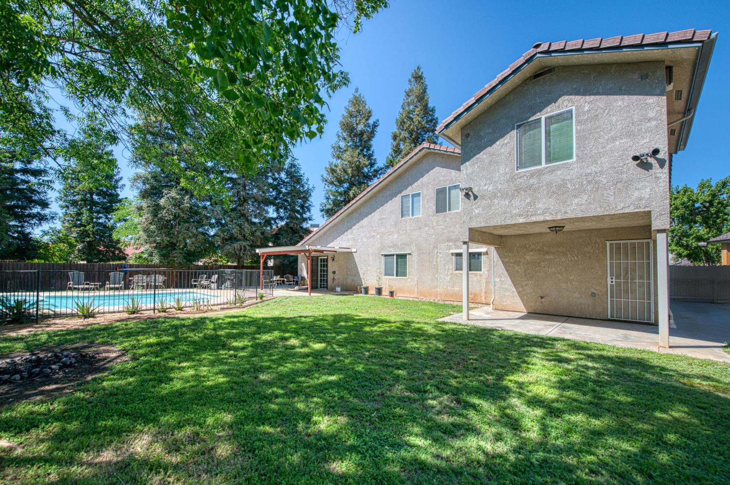 802 N Stanford Ave, Clovis, CA 93611