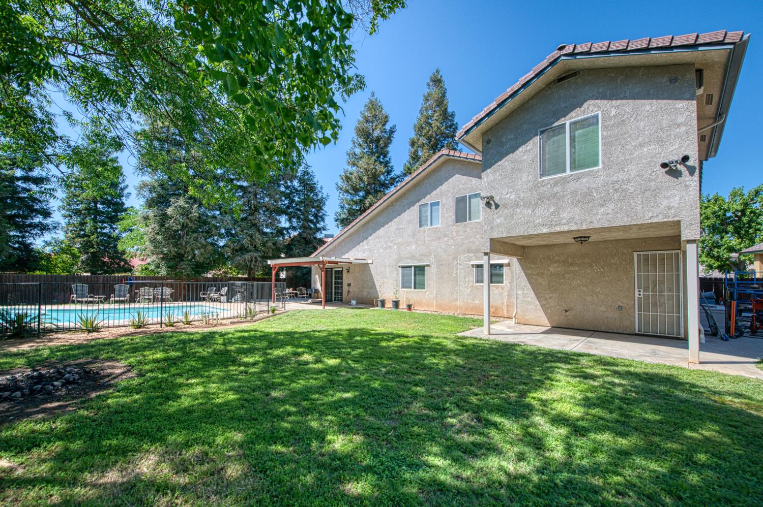 802 N Stanford Ave, Clovis, CA 93611