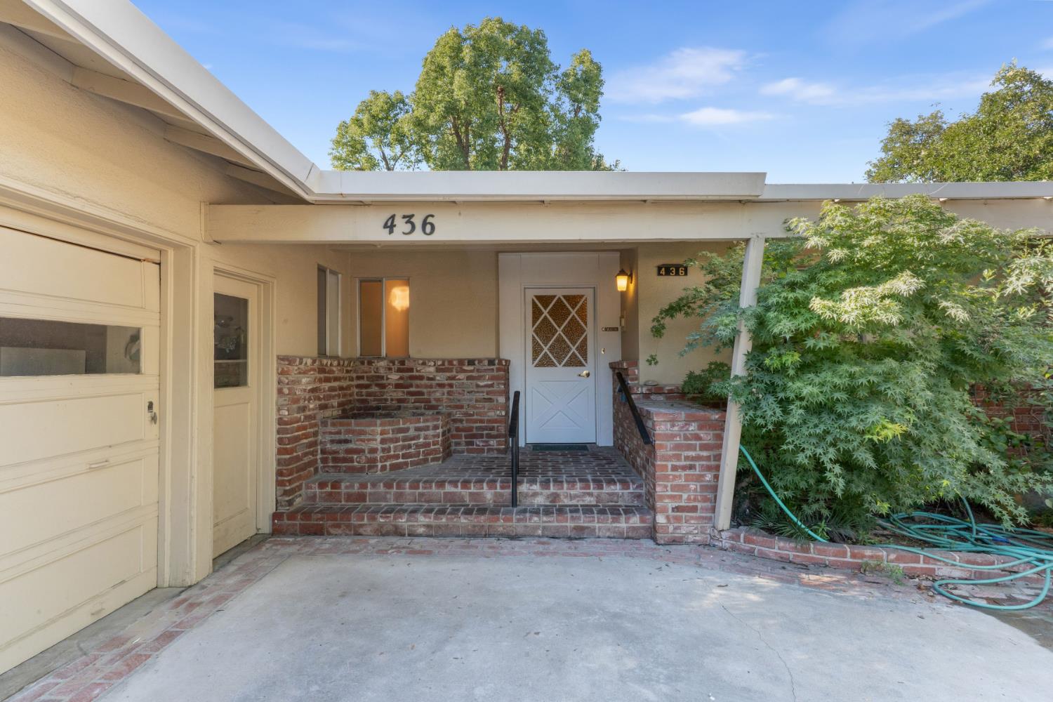 436 W Twain Ave, Fresno, CA 93704