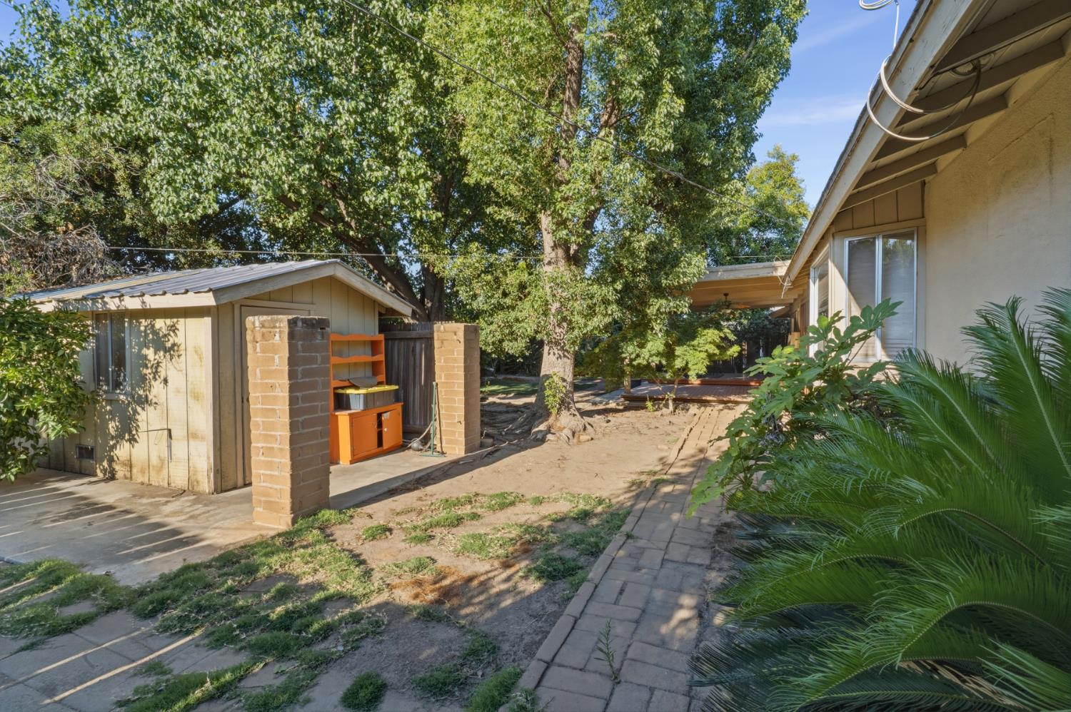 436 W Twain Ave, Fresno, CA 93704