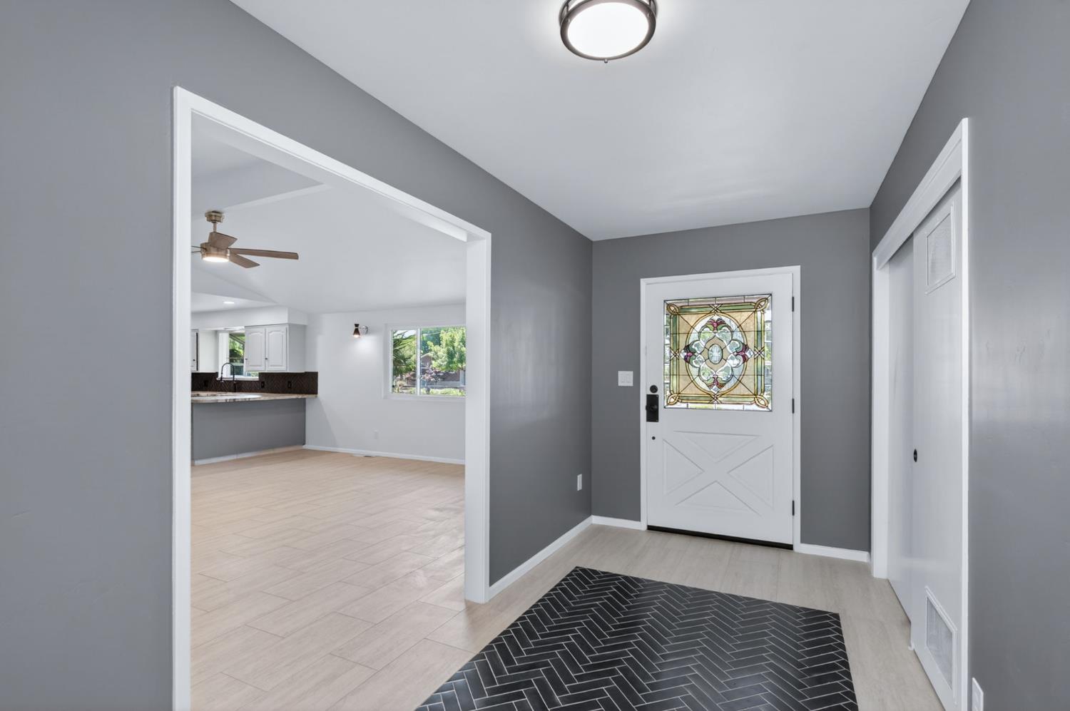 1326 W Escalon Ave, Fresno, CA 93711
