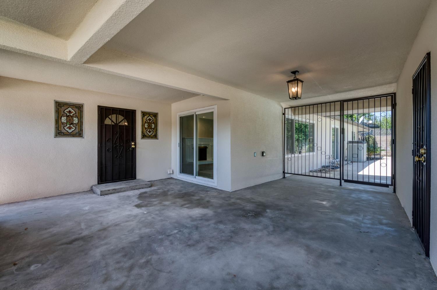 1326 W Escalon Ave, Fresno, CA 93711