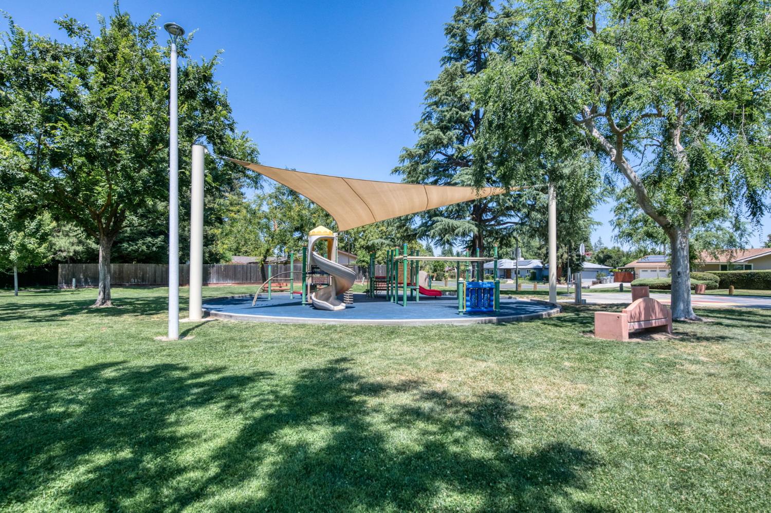 1326 W Escalon Ave, Fresno, CA 93711