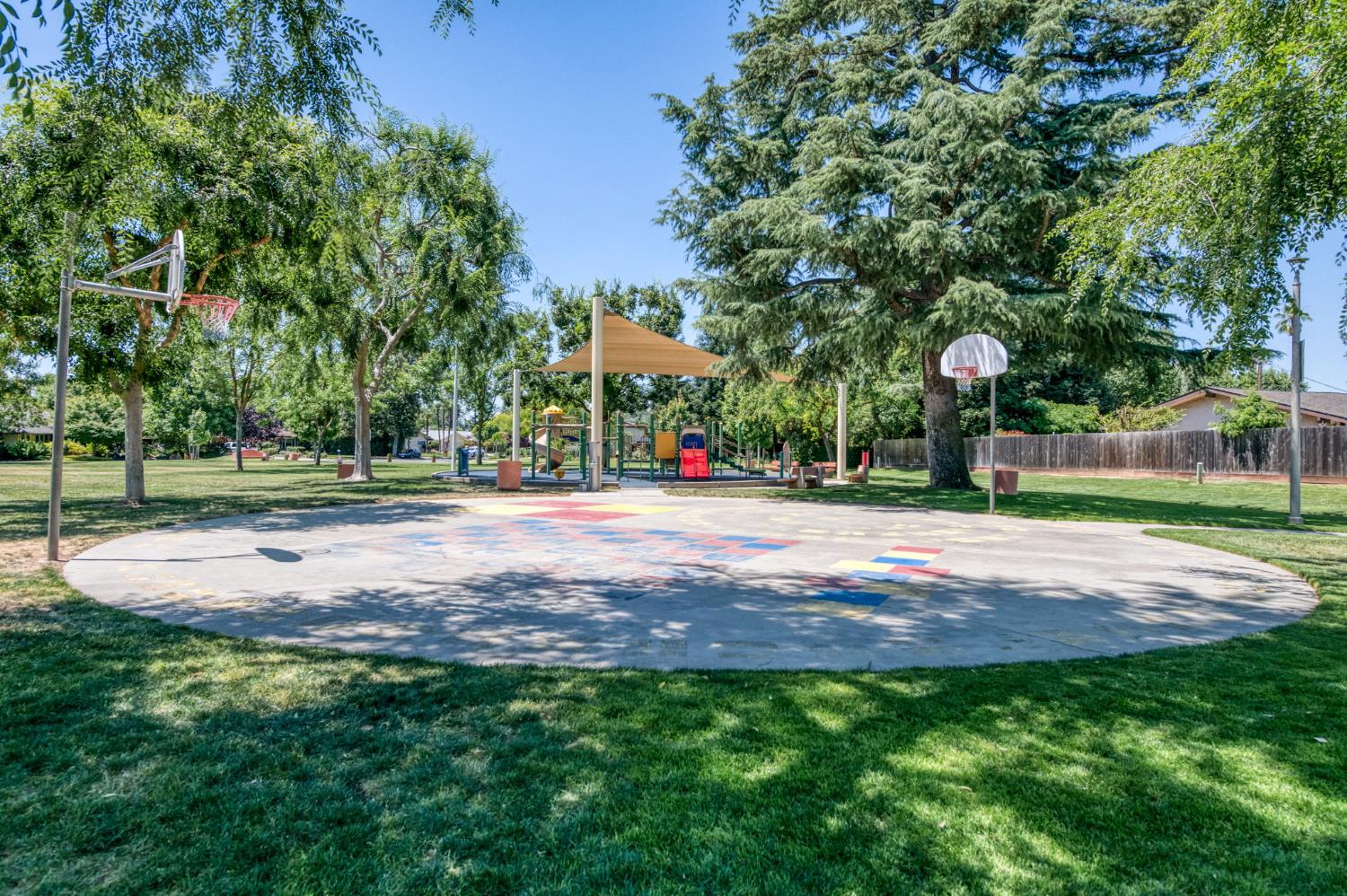1326 W Escalon Ave, Fresno, CA 93711