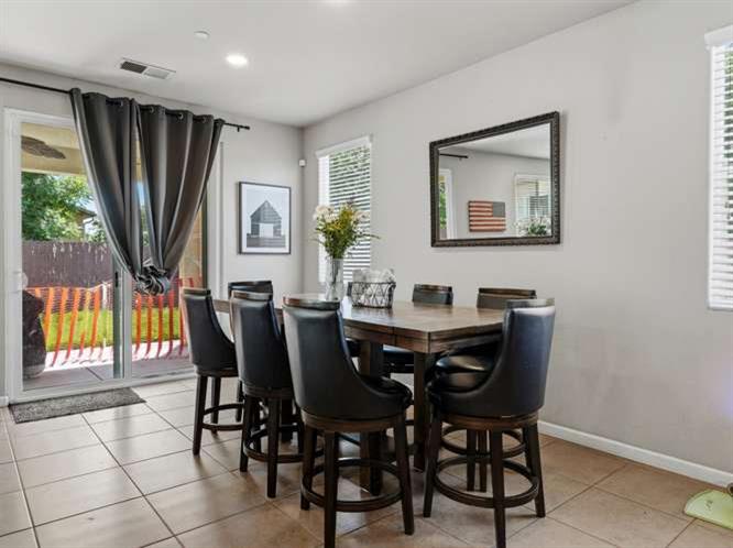 899 Blackwood Ave, Clovis, CA 93619