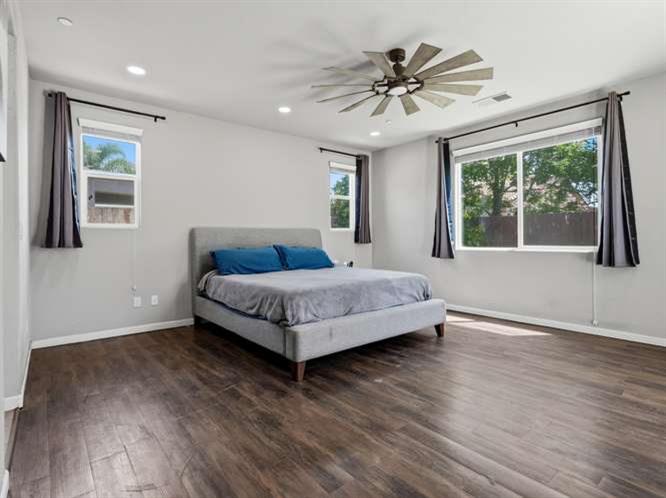 899 Blackwood Ave, Clovis, CA 93619