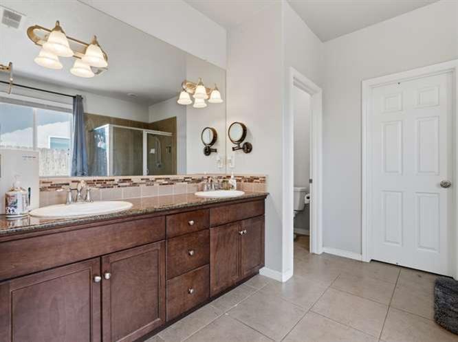 899 Blackwood Ave, Clovis, CA 93619
